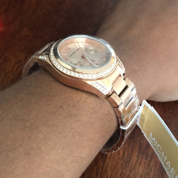 NIB- Michael Kors Rose Gold-Tone Watch - Picture 6 of 6